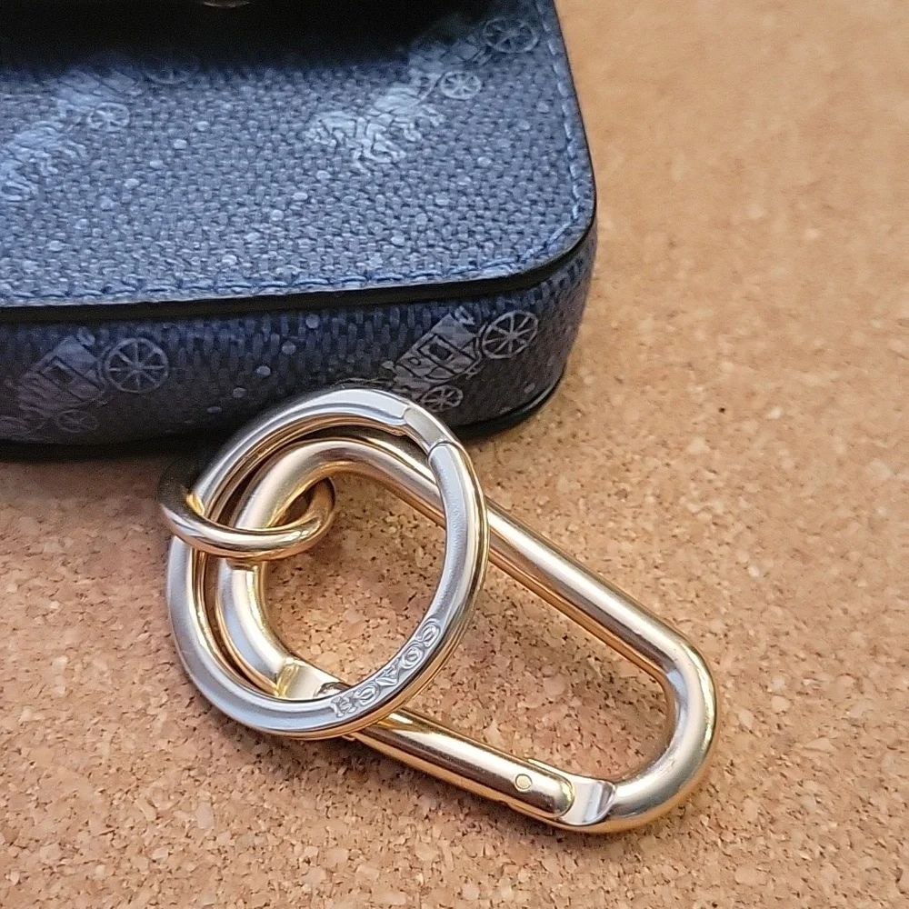 NWT Coach Horse 🐎 and Buggy Blue snapped pouch with keychain and hook - Picture 3 of 8